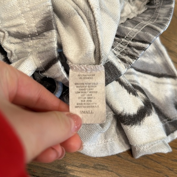 Heartbreaker Girl’s Marble Pattern Soft Shorts - Size Small - Picture 3 of 4